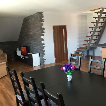 Spacious Apartment In Town Centre Nové Zámky Zewnętrze zdjęcie