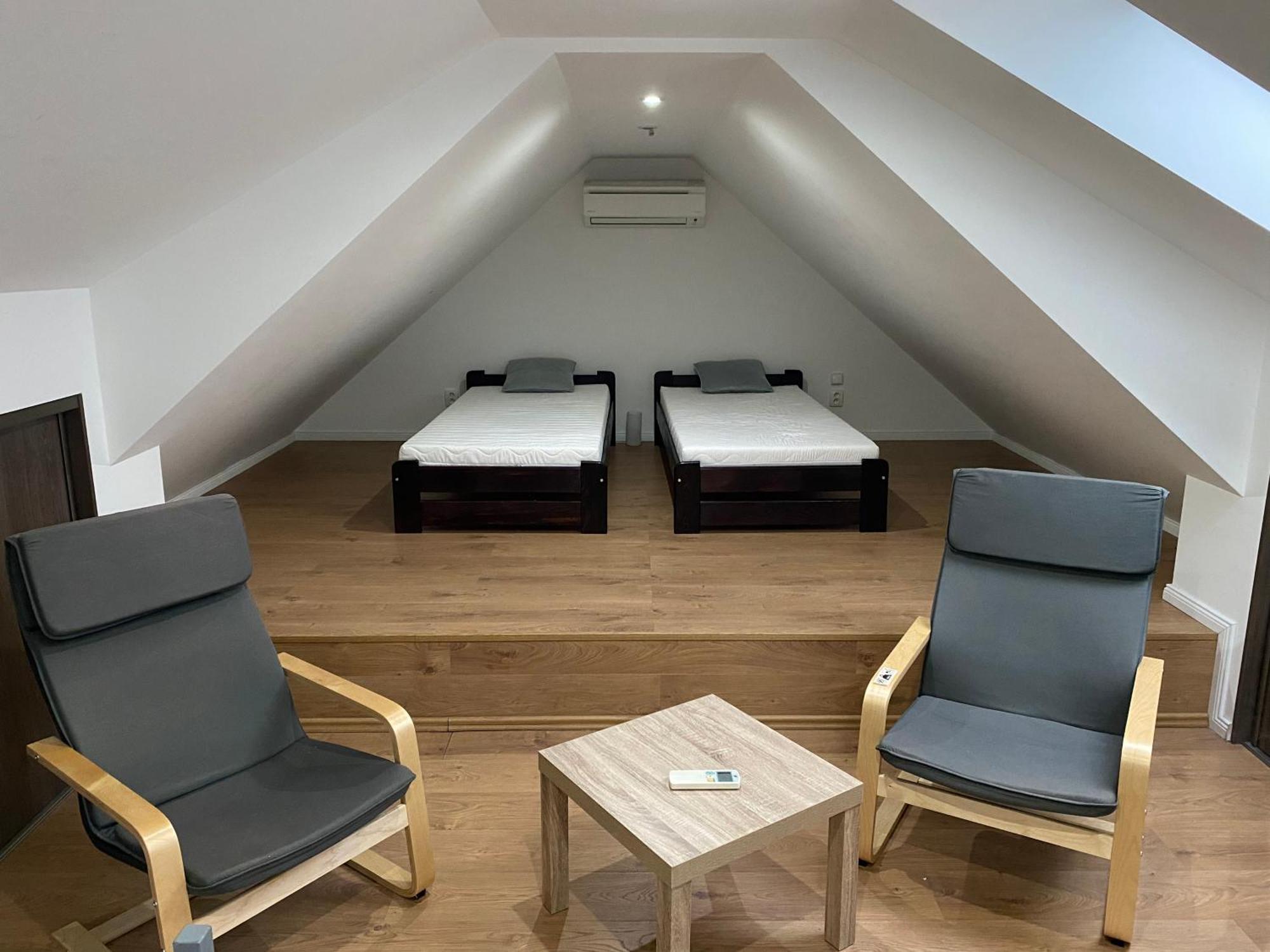 Spacious Apartment In Town Centre Nové Zámky Zewnętrze zdjęcie