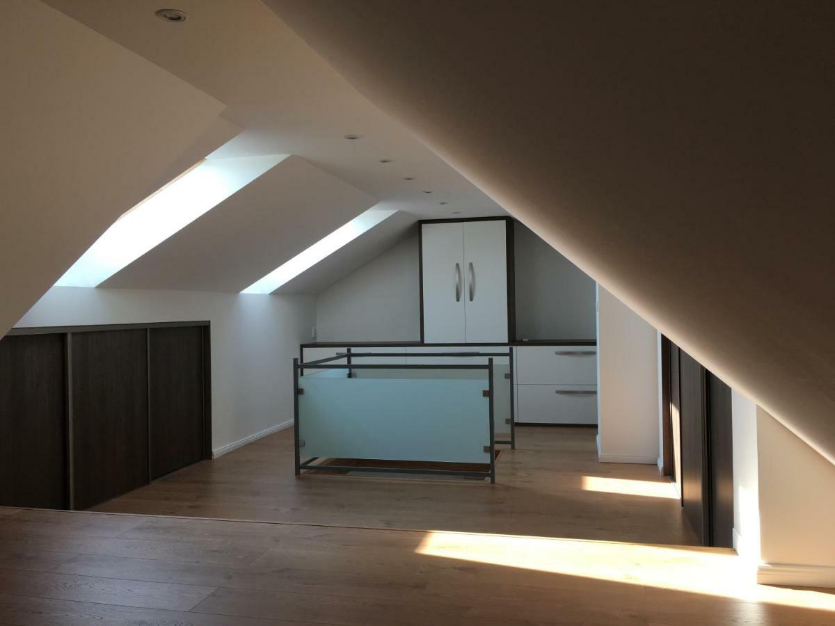 Spacious Apartment In Town Centre Nové Zámky Zewnętrze zdjęcie
